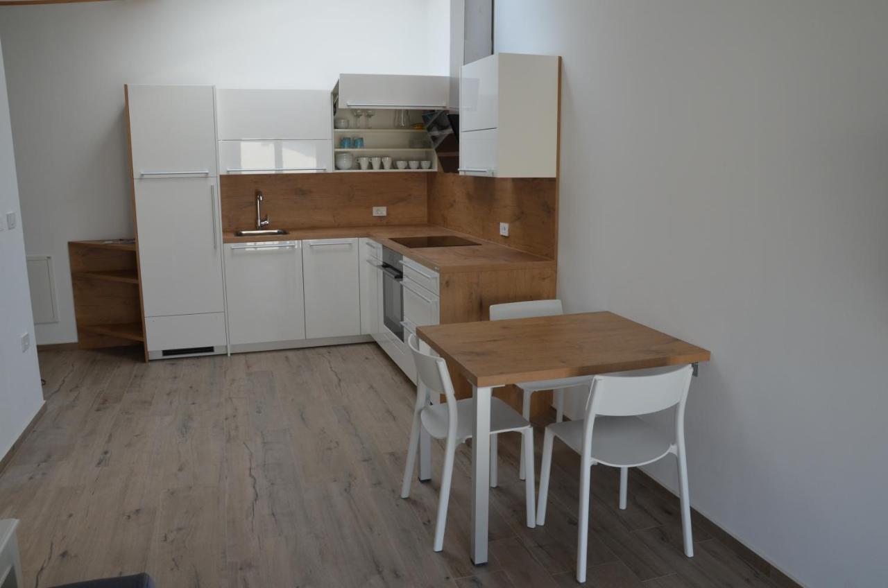Ostanek 2 Apartment